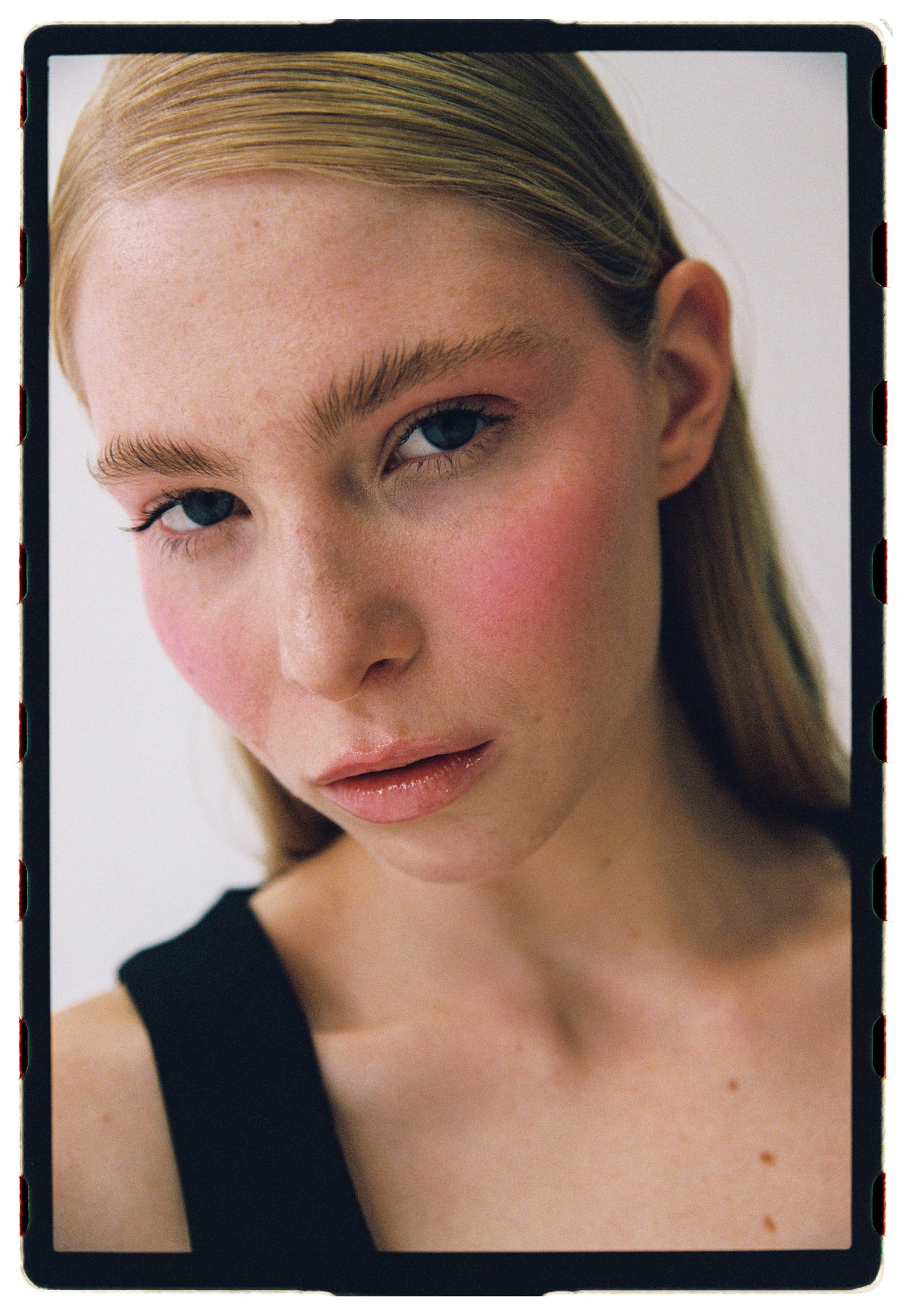 CAMPAIGN Victoria x Nars